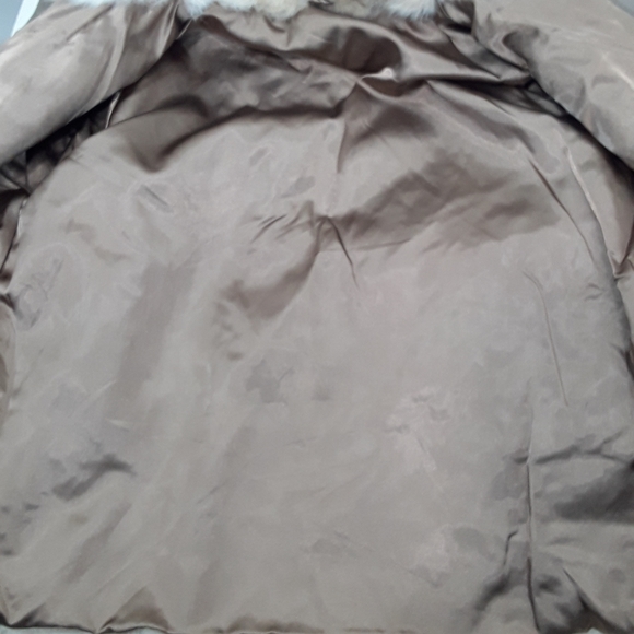 Rabbit fur coat by Chicago Chic medium ( see measurements) EUC w/ zigzag design - Picture 6 of 10